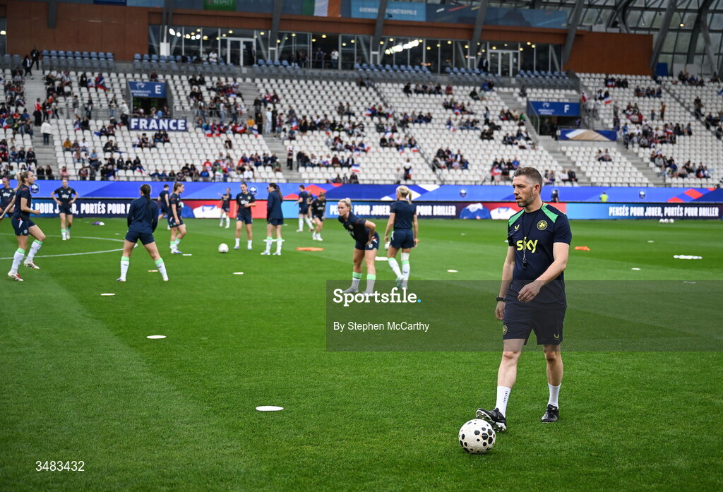 9 June 2026; Republic of Ireland assistant coach Gary Cronin before the 2027 FIFA Women’s World Cup Qualifier match between France and Republic of Ireland at Stade des Alpes in Grenoble, France. Photo by Stephen McCarthy/Sportsfile