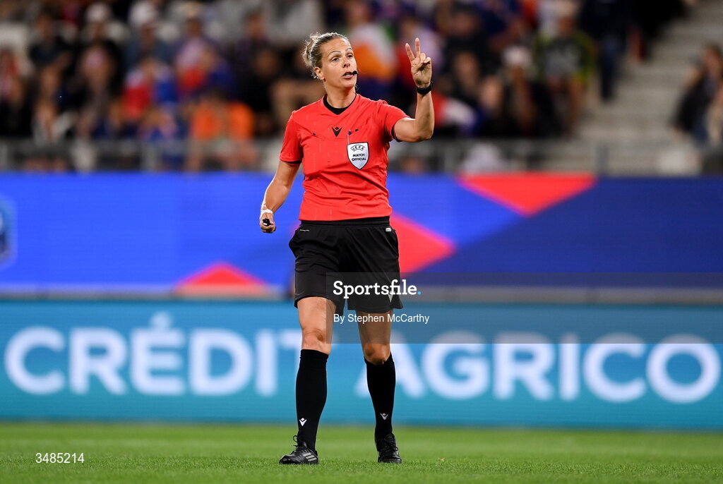 9 June 2026; Referee Désirée Blanco during the 2027 FIFA Women’s World Cup Qualifier match between France and Republic of Ireland at Stade des Alpes in Grenoble, France. Photo by Stephen McCarthy/Sportsfile
