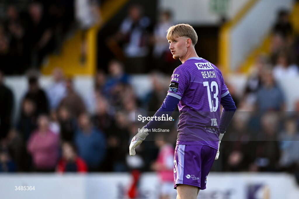 29 May 2026; Derry City goalkeeper Eddie Beach during the SSE Airtricity Men’s Premier Division match between Dundalk and Derry City at Oriel Park in Dundalk, Louth. Photo by Ben McShane/Sportsfile