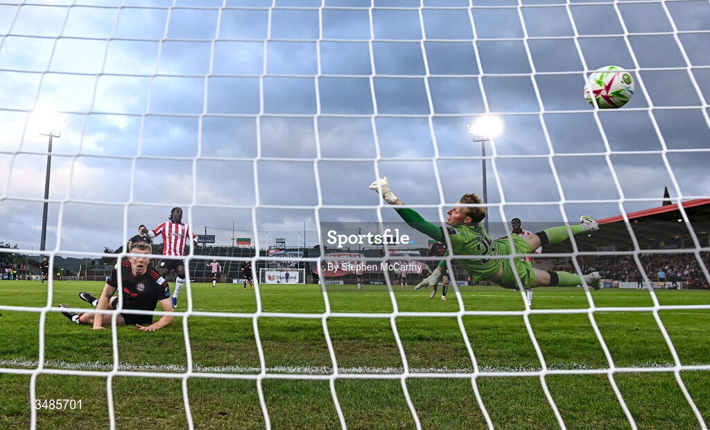 12 June 2026; Kevin dos Santos of Derry City scores his side's fourth goal, past Bohemians goalkeeper Paul Walters, during the SSE Airtricity Men’s Premier Division match between Derry City and Bohemians at Find Insurance Celtic Park in Derry. Photo by Stephen McCarthy/Sportsfile