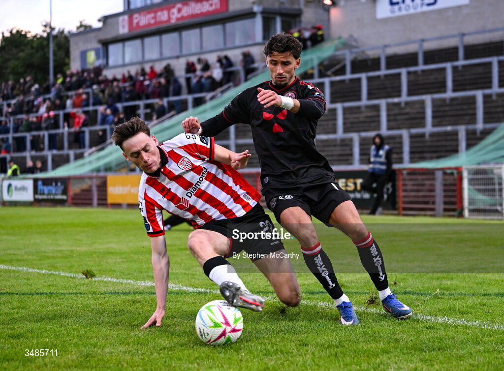 12 June 2026; Conor Barr of Derry City in action against Connor Parsons of Bohemians during the SSE Airtricity Men’s Premier Division match between Derry City and Bohemians at Find Insurance Celtic Park in Derry. Photo by Stephen McCarthy/Sportsfile