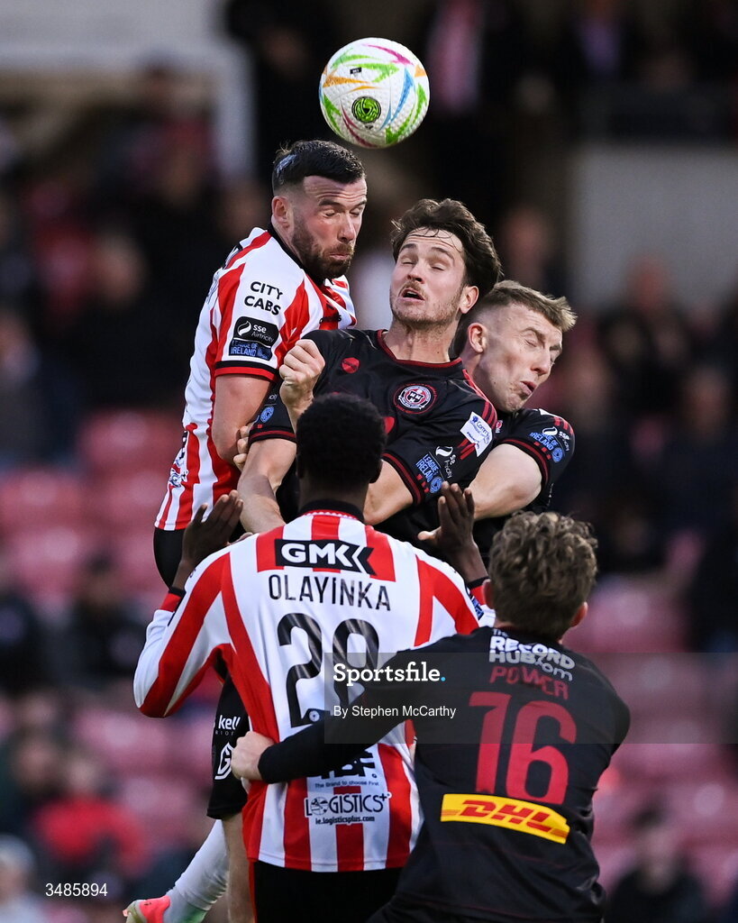 12 June 2026; Patrick McClean of Derry City in action against Patrick Hickey and Sam Todd, right, of Bohemians during the SSE Airtricity Men’s Premier Division match between Derry City and Bohemians at Find Insurance Celtic Park in Derry. Photo by Stephen McCarthy/Sportsfile