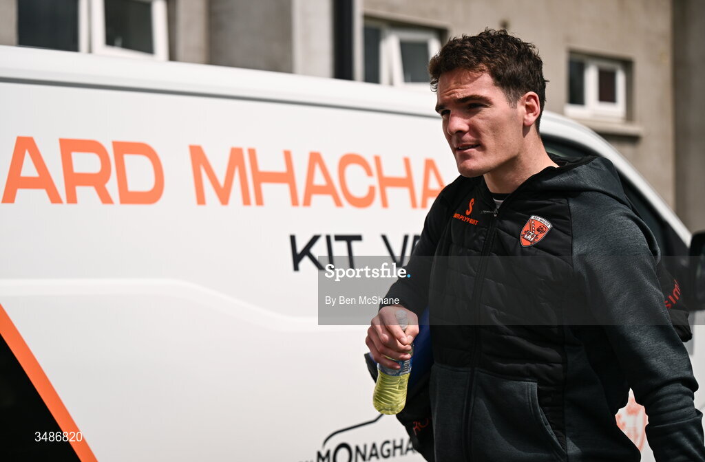14 June 2026; Jarly Og Burns of Armagh arrives before the GAA Football All-Ireland Senior Championship Round 2A match between Louth and Armagh at Páirc Grattan in Inniskeen, Monaghan. Photo by Ben McShane/Sportsfile