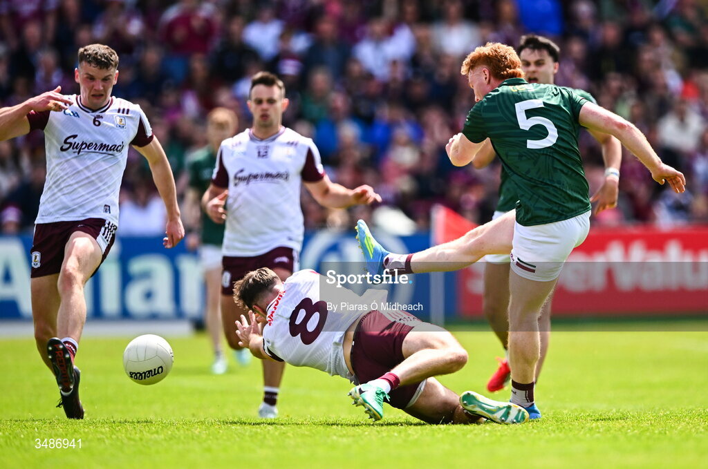 14 June 2026; Ronan Wallace of Westmeath shoots to score his side's first goal during the GAA Football All-Ireland Senior Championship Round 2A match between Galway and Westmeath at Pearse Stadium in Salthill, Galway. Photo by Piaras Ó Mídheach/Sportsfile