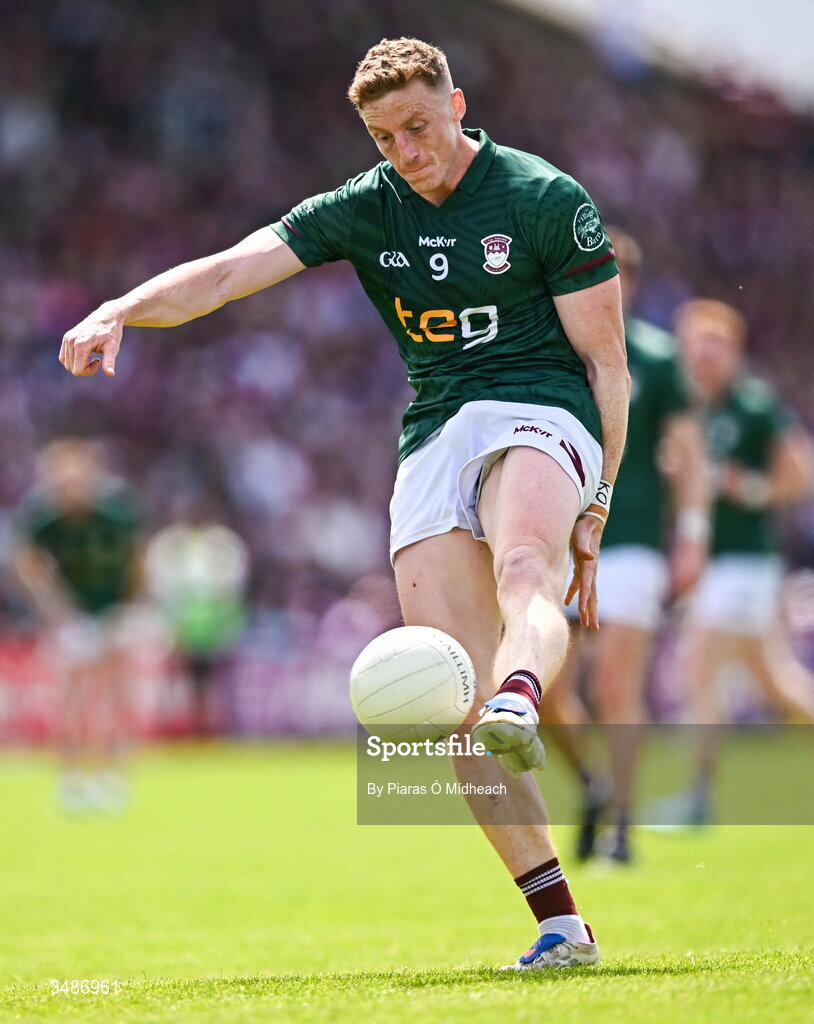 14 June 2026; Ray Connellan of Westmeath kicks a point during the GAA Football All-Ireland Senior Championship Round 2A match between Galway and Westmeath at Pearse Stadium in Salthill, Galway. Photo by Piaras Ó Mídheach/Sportsfile