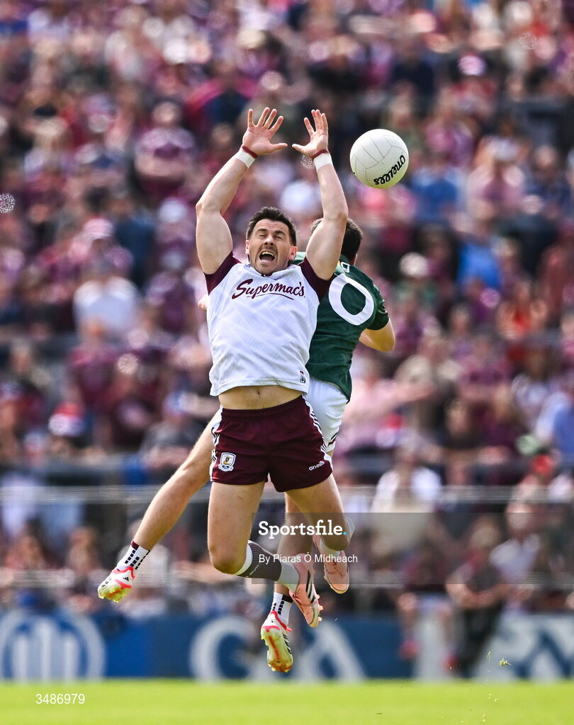 14 June 2026; Shane Walsh of Galway and Kevin O'Sullivan of Westmeath contest a kick-out during the GAA Football All-Ireland Senior Championship Round 2A match between Galway and Westmeath at Pearse Stadium in Salthill, Galway. Photo by Piaras Ó Mídheach/Sportsfile