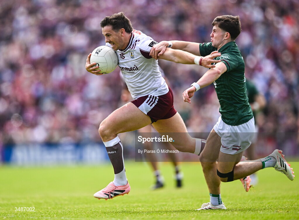 14 June 2026; Shane Walsh of Galway gets away from Daniel Scahill of Westmeath during the GAA Football All-Ireland Senior Championship Round 2A match between Galway and Westmeath at Pearse Stadium in Salthill, Galway. Photo by Piaras Ó Mídheach/Sportsfile