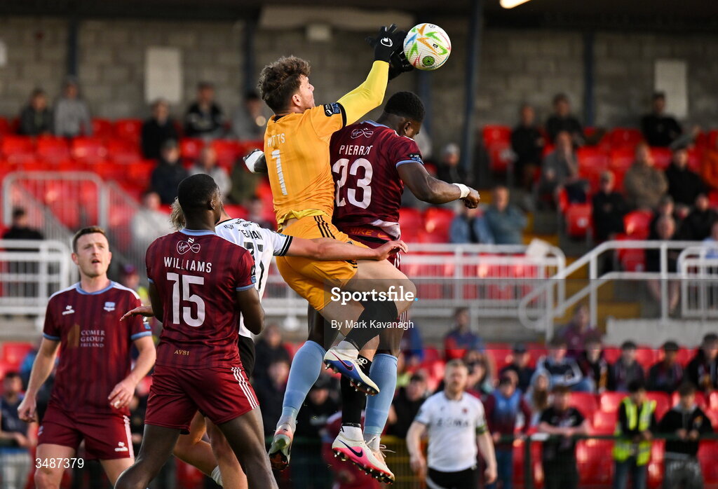 12 June 2026; Galway United goalkeeper Evan Watts punches a Dundalk cross out of danger during the SSE Airtricity Men’s Premier Division match between Galway United and Dundalk at Turner's Cross Stadium in Cork. Photo by Mark Kavanagh/Sportsfile