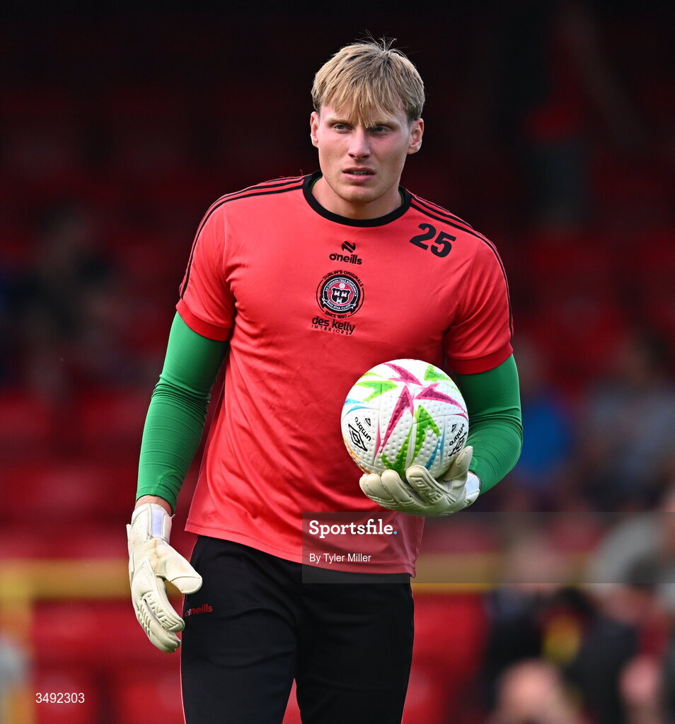 22 June 2026; Bohemians goalkeeper Paul Walters before the SSE Airtricity Men’s Premier Division match between Shelbourne and Bohemians at Tolka Park in Dublin. Photo by Tyler Miller/Sportsfile