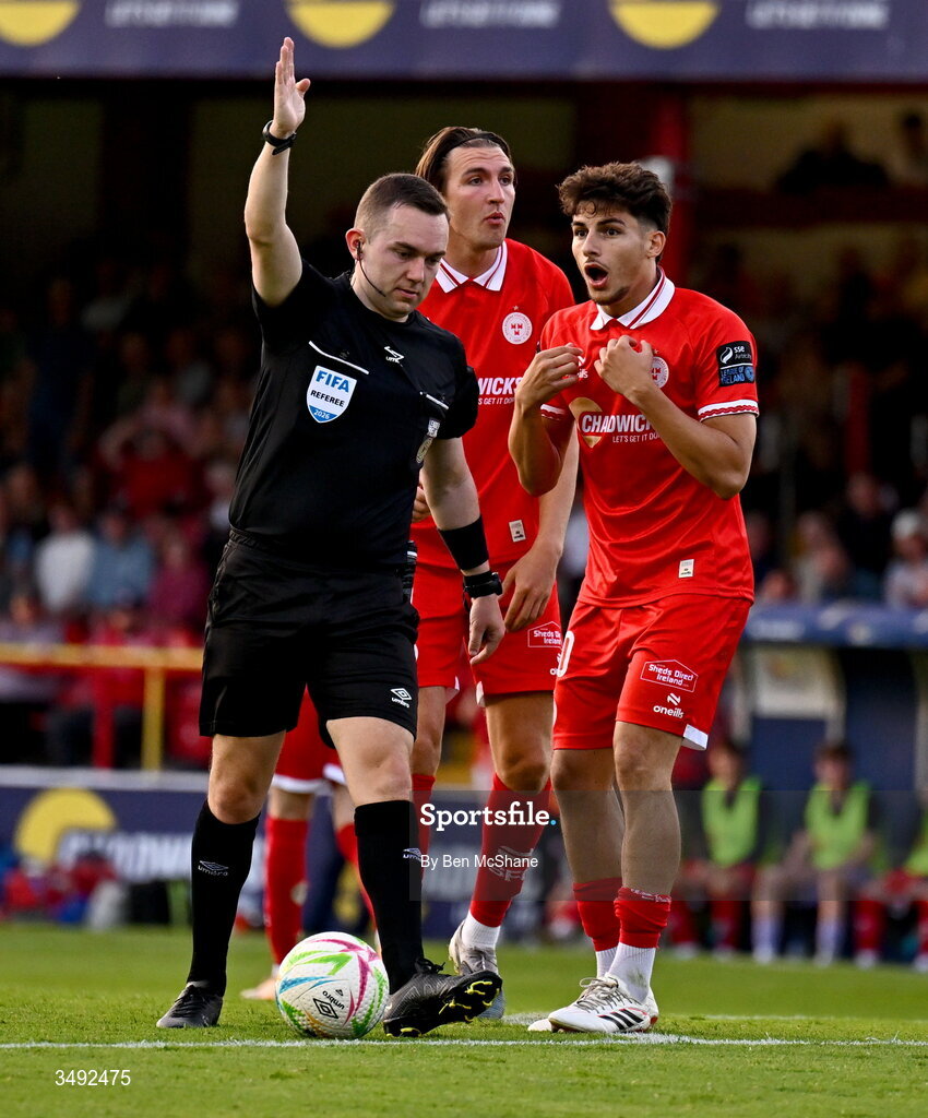 22 June 2026; Rodrigo Freitas of Shelbourne remonstrates with referee Kevin O'Sullivan after his goal is disallowed for offside during the SSE Airtricity Men’s Premier Division match between Shelbourne and Bohemians at Tolka Park in Dublin. Photo by Ben McShane/Sportsfile