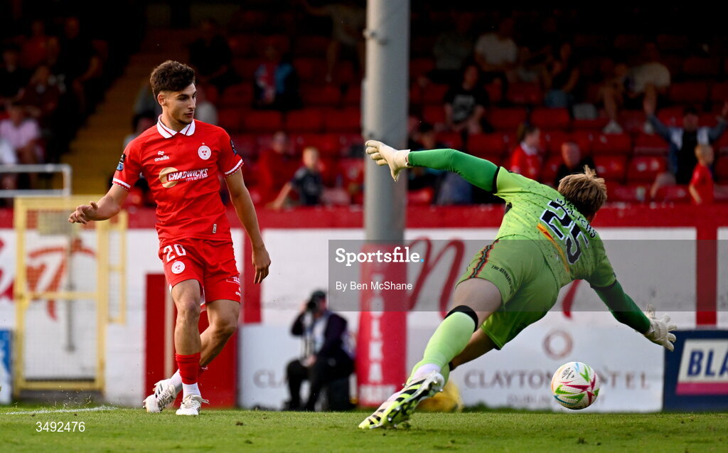 22 June 2026; Rodrigo Freitas of Shelbourne scores a goal, which is subsequently disallowed for offside, during the SSE Airtricity Men’s Premier Division match between Shelbourne and Bohemians at Tolka Park in Dublin. Photo by Ben McShane/Sportsfile