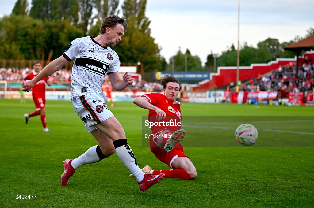 22 June 2026; Darragh Power of Bohemians in action against Daniel Kelly of Shelbourne during the SSE Airtricity Men’s Premier Division match between Shelbourne and Bohemians at Tolka Park in Dublin. Photo by Tyler Miller/Sportsfile
