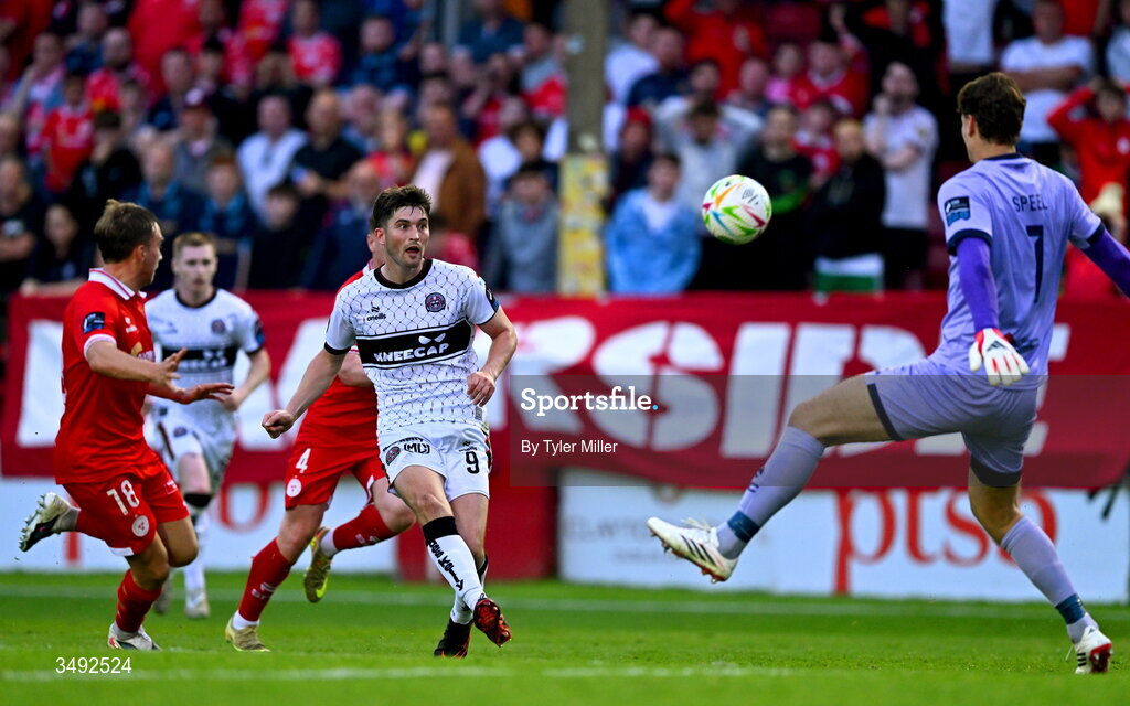 22 June 2026; Colm Whelan of Bohemians has a shot on goal during the SSE Airtricity Men’s Premier Division match between Shelbourne and Bohemians at Tolka Park in Dublin. Photo by Tyler Miller/Sportsfile