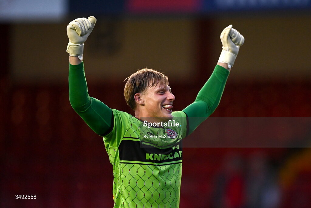 22 June 2026; Bohemians goalkeeper Paul Walters celebrates after the SSE Airtricity Men’s Premier Division match between Shelbourne and Bohemians at Tolka Park in Dublin. Photo by Ben McShane/Sportsfile