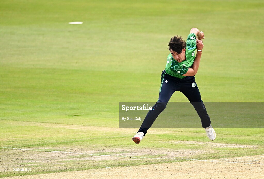26 June 2026; Ireland bowler Matthew Hollard during match one of the Spinny Cup Men's T20 International series between Ireland and India at Stormont in Belfast. Photo by Seb Daly/Sportsfile