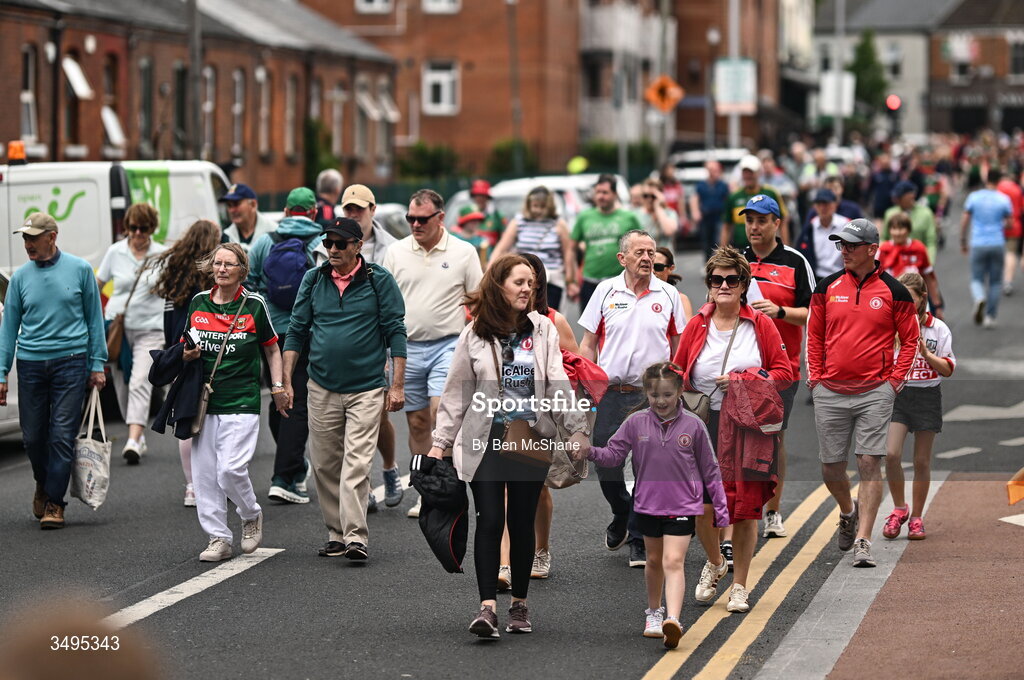 27 June 2026; Tyrone supporters arrive before the GAA Football All-Ireland Senior Championship quarter-final match between Kerry and Tyrone at Croke Park in Dublin. Photo by Ben McShane/Sportsfile