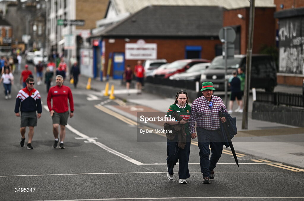 27 June 2026; Mayo supporters arrive before the GAA Football All-Ireland Senior Championship quarter-final match between Cork and Mayo at Croke Park in Dublin. Photo by Ben McShane/Sportsfile