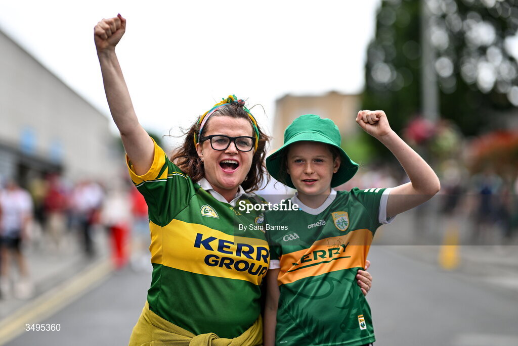 27 June 2026; Kerry supporters Lorraine O'Sullivan, left, and Oisin Robinson, from Ballincollig, Cork,  before the GAA Football All-Ireland Senior Championship quarter-final match between Kerry and Tyrone at Croke Park in Dublin. Photo by Sam Barnes/Sportsfile