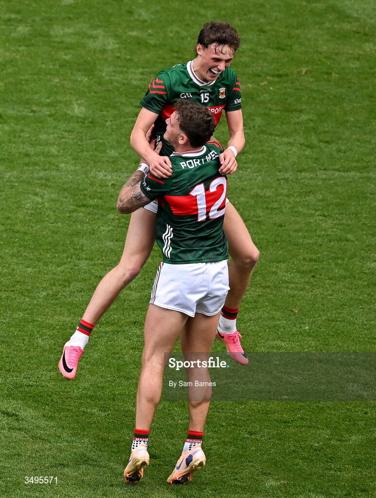 27 June 2026; Kobe McDonald of Mayo, top, celebrates with teammate Jordan Flynn after their side's victory in the GAA Football All-Ireland Senior Championship quarter-final match between Cork and Mayo at Croke Park in Dublin. Photo by Sam Barnes/Sportsfile