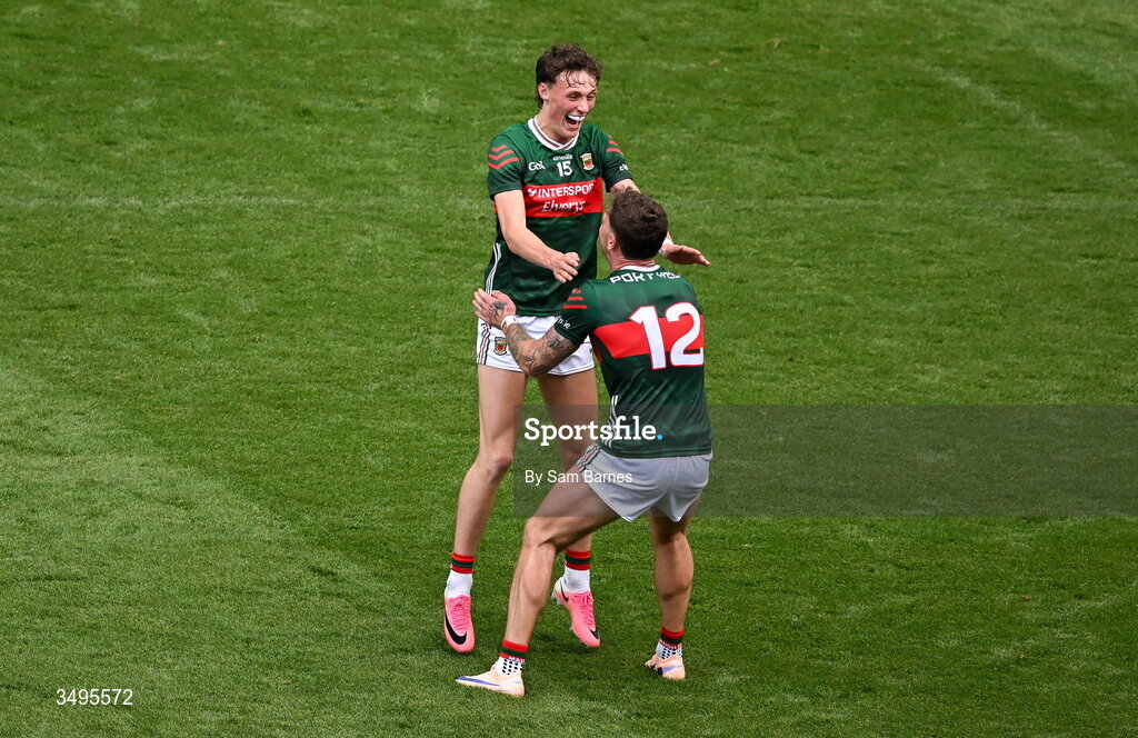 27 June 2026; Kobe McDonald of Mayo, left, celebrates with teammate Jordan Flynn after their side's victory in the GAA Football All-Ireland Senior Championship quarter-final match between Cork and Mayo at Croke Park in Dublin. Photo by Sam Barnes/Sportsfile
