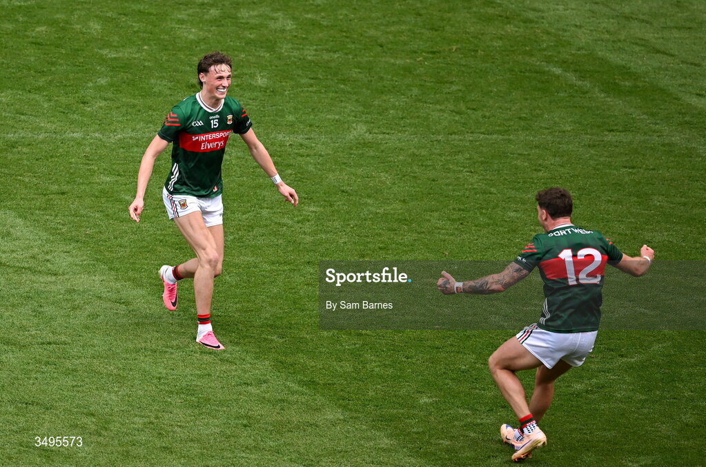 27 June 2026; Kobe McDonald of Mayo, left, celebrates with teammate Jordan Flynn after their side's victory in the GAA Football All-Ireland Senior Championship quarter-final match between Cork and Mayo at Croke Park in Dublin. Photo by Sam Barnes/Sportsfile