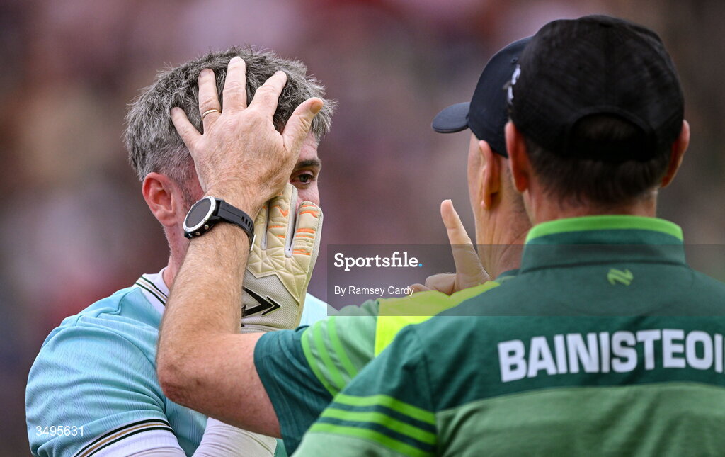 27 June 2026; Kerry goalkeeper Shane Murphy is treated for an eye injury before the GAA Football All-Ireland Senior Championship quarter-final match between Kerry and Tyrone at Croke Park in Dublin. Photo by Ramsey Cardy/Sportsfile