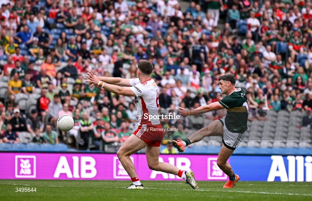 27 June 2026; Paul Geaney of Kerry shoots at goal during the GAA Football All-Ireland Senior Championship quarter-final match between Kerry and Tyrone at Croke Park in Dublin. Photo by Ramsey Cardy/Sportsfile