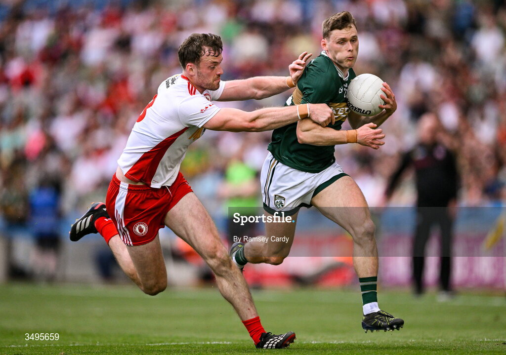 27 June 2026; Gavin White of Kerry in action against Brian Kennedy of Tyrone during the GAA Football All-Ireland Senior Championship quarter-final match between Kerry and Tyrone at Croke Park in Dublin. Photo by Ramsey Cardy/Sportsfile