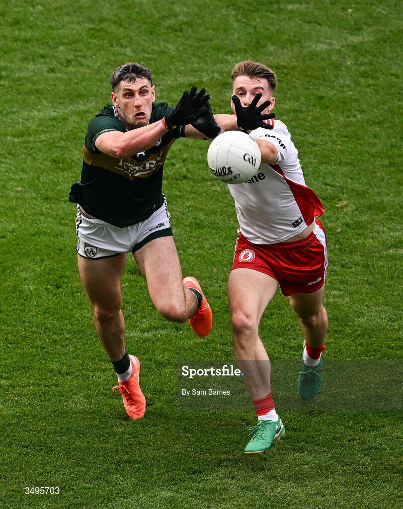 27 June 2026; Paul Geaney of Kerry in action against Cormac Quinn of Tyrone during the GAA Football All-Ireland Senior Championship quarter-final match between Kerry and Tyrone at Croke Park in Dublin. Photo by Sam Barnes/Sportsfile
