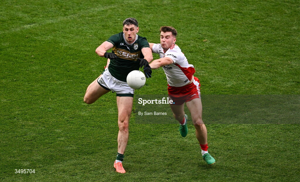 27 June 2026; Paul Geaney of Kerry in action against Cormac Quinn of Tyrone during the GAA Football All-Ireland Senior Championship quarter-final match between Kerry and Tyrone at Croke Park in Dublin. Photo by Sam Barnes/Sportsfile
