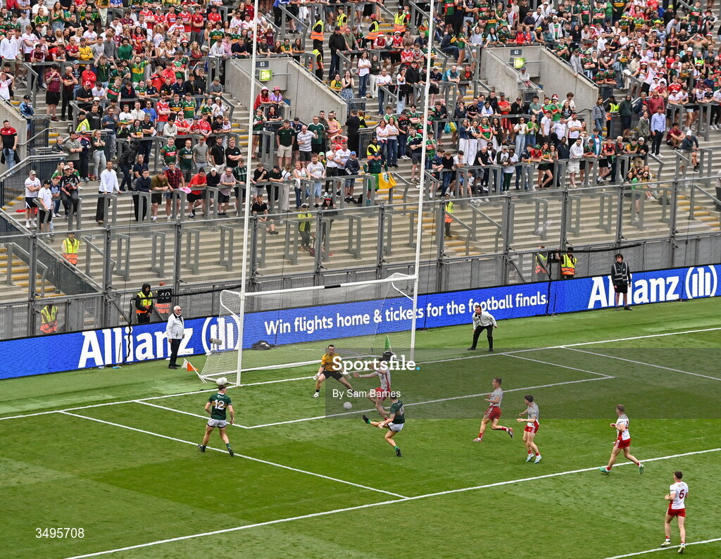 27 June 2026; David Clifford of Kerry scores his side's first goal during the GAA Football All-Ireland Senior Championship quarter-final match between Kerry and Tyrone at Croke Park in Dublin. Photo by Sam Barnes/Sportsfile