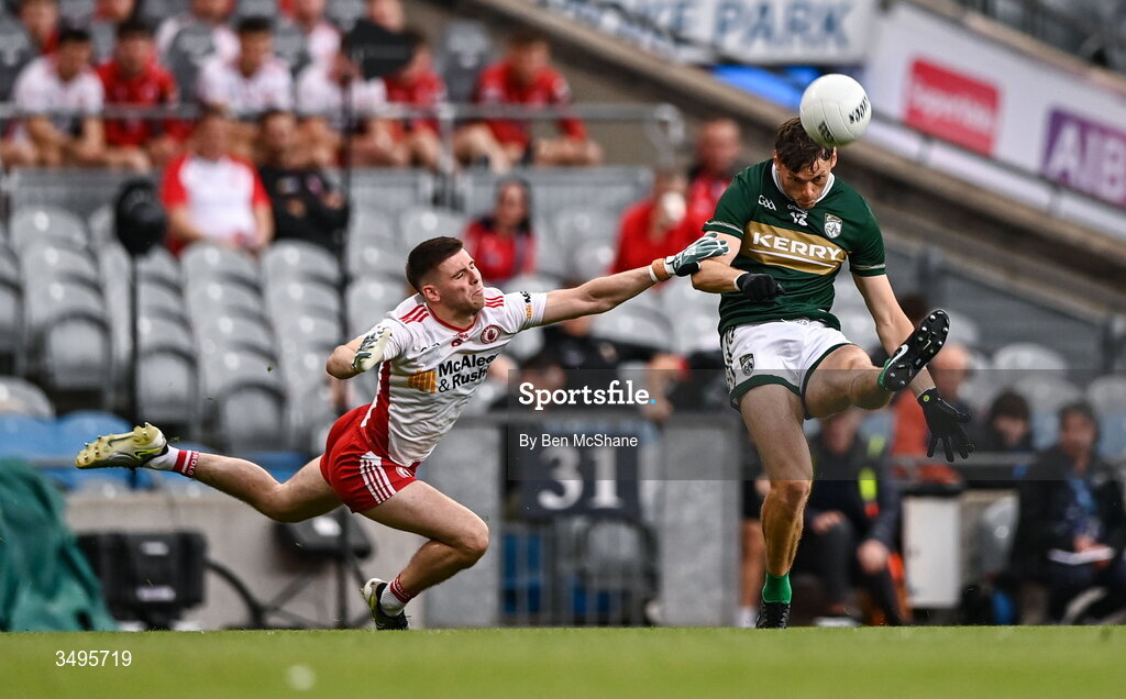 27 June 2026; David Clifford of Kerry in action against Niall Devlin of Tyrone during the GAA Football All-Ireland Senior Championship quarter-final match between Kerry and Tyrone at Croke Park in Dublin. Photo by Ben McShane/Sportsfile