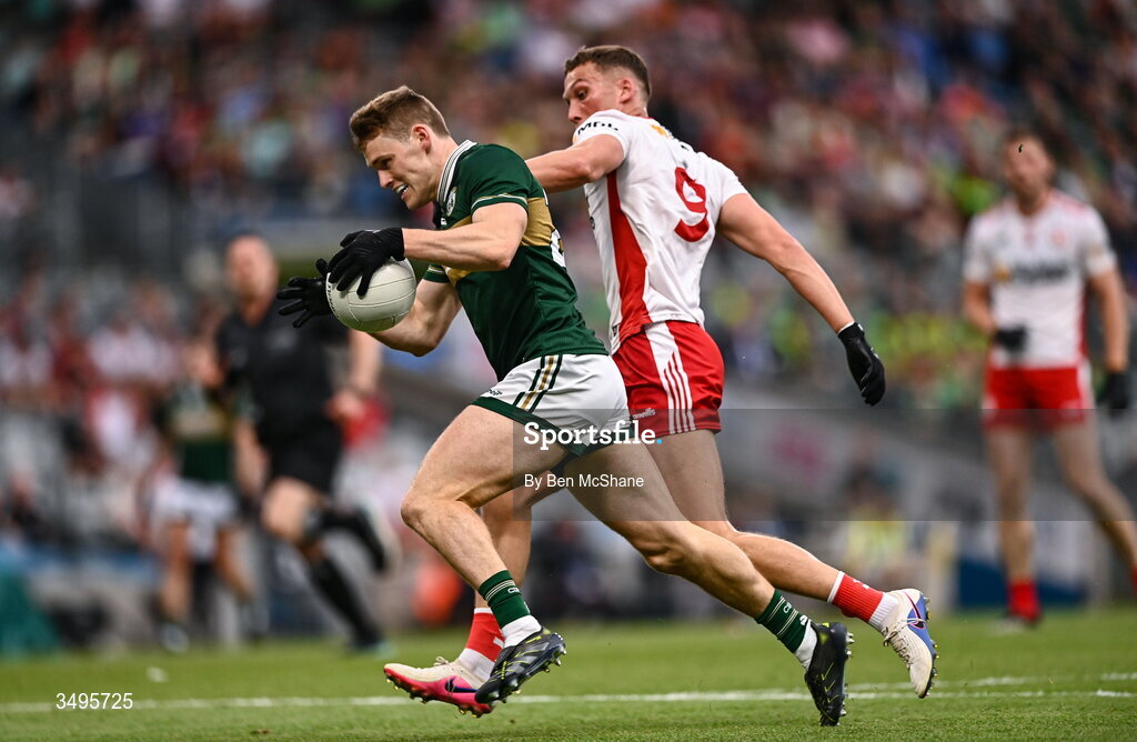27 June 2026; Gavin White of Kerry in action against Conn Kilpatrick of Tyrone during the GAA Football All-Ireland Senior Championship quarter-final match between Kerry and Tyrone at Croke Park in Dublin. Photo by Ben McShane/Sportsfile