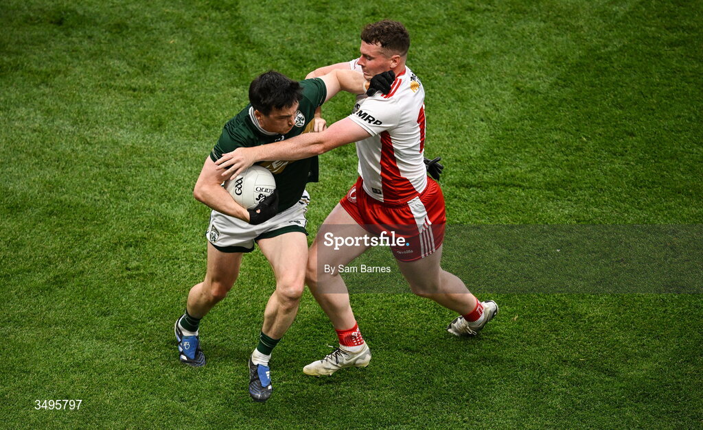 27 June 2026; Paul Murphy of Kerry in action against Ethan Jordan of Tyrone during the GAA Football All-Ireland Senior Championship quarter-final match between Kerry and Tyrone at Croke Park in Dublin. Photo by Sam Barnes/Sportsfile