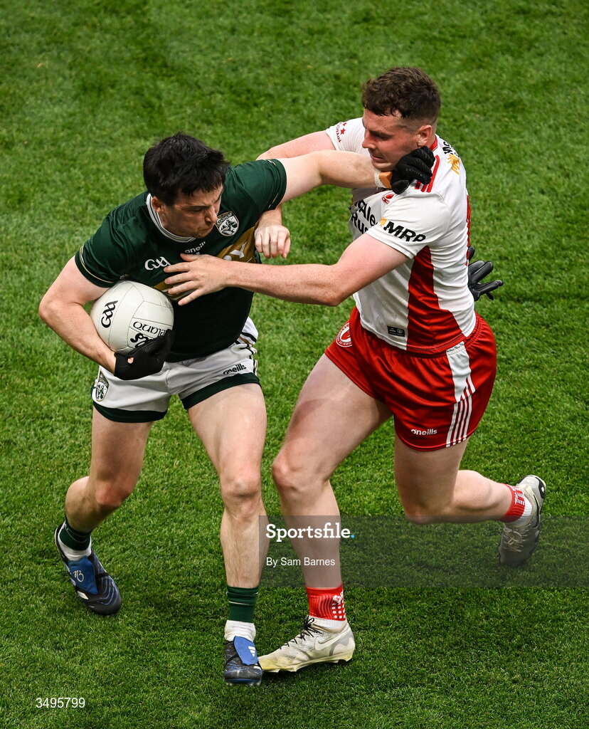 27 June 2026; Paul Murphy of Kerry in action against Ethan Jordan of Tyrone during the GAA Football All-Ireland Senior Championship quarter-final match between Kerry and Tyrone at Croke Park in Dublin. Photo by Sam Barnes/Sportsfile