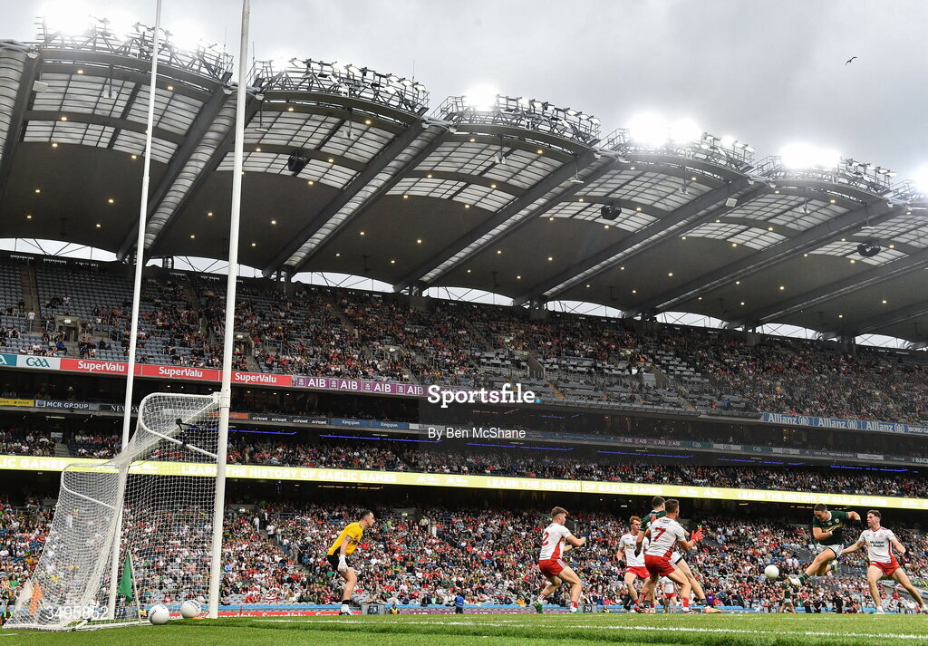 27 June 2026; Joe O'Connor of Kerry has a shot on goal despite the attention of Ronan Cassidy of Tyrone during the GAA Football All-Ireland Senior Championship quarter-final match between Kerry and Tyrone at Croke Park in Dublin. Photo by Ben McShane/Sportsfile