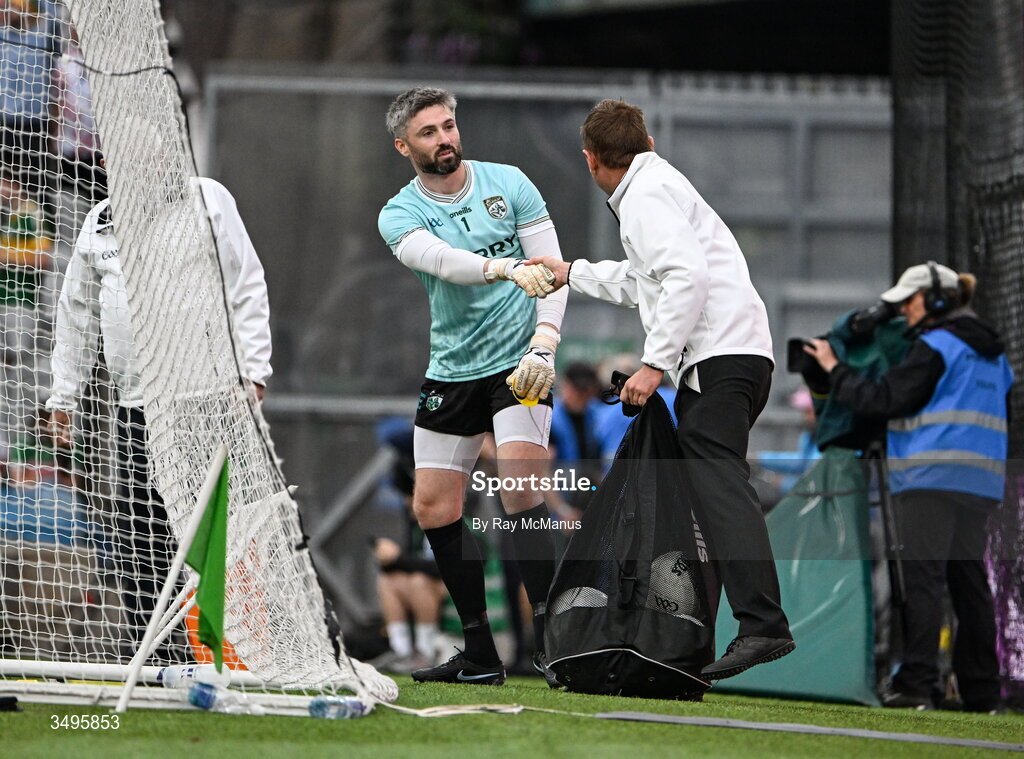 27 June 2026; Kerry goalkeeper Shane Murphy shakes hands with a score umpire after the GAA Football All-Ireland Senior Championship quarter-final match between Kerry and Tyrone at Croke Park in Dublin. Photo by Ray McManus/Sportsfile