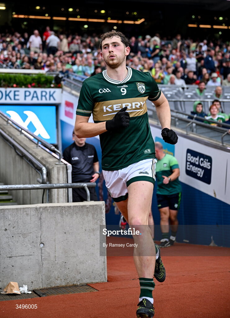 27 June 2026; Seán O'Brien of Kerry runs out for the second half of the GAA Football All-Ireland Senior Championship quarter-final match between Kerry and Tyrone at Croke Park in Dublin. Photo by Ramsey Cardy/Sportsfile