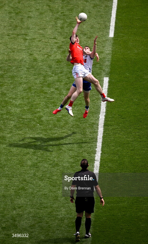 28 June 2026; Referee Sean Hurson throws in the ball between Sean Callaghan of Louth and Oisín McGorman of Monaghan to start the GAA Football All-Ireland Senior Championship quarter-final match between Louth and Monaghan at Croke Park in Dublin. Photo by Daire Brennan/Sportsfile