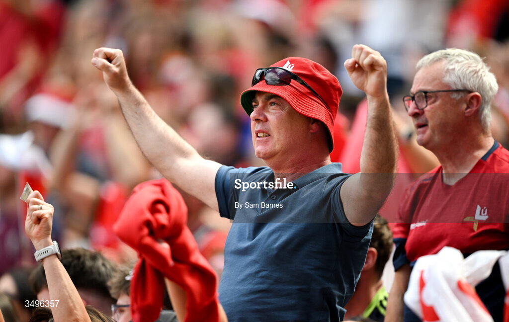28 June 2026; Louth supporters celebrate a score during the GAA Football All-Ireland Senior Championship quarter-final match between Louth and Monaghan at Croke Park in Dublin. Photo by Sam Barnes/Sportsfile