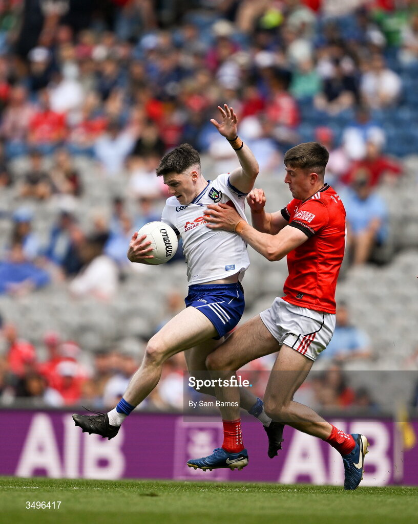 28 June 2026; Stephen O'Hanlon of Monaghan in action against Dara McDonnell of Louth during the GAA Football All-Ireland Senior Championship quarter-final match between Louth and Monaghan at Croke Park in Dublin. Photo by Sam Barnes/Sportsfile
