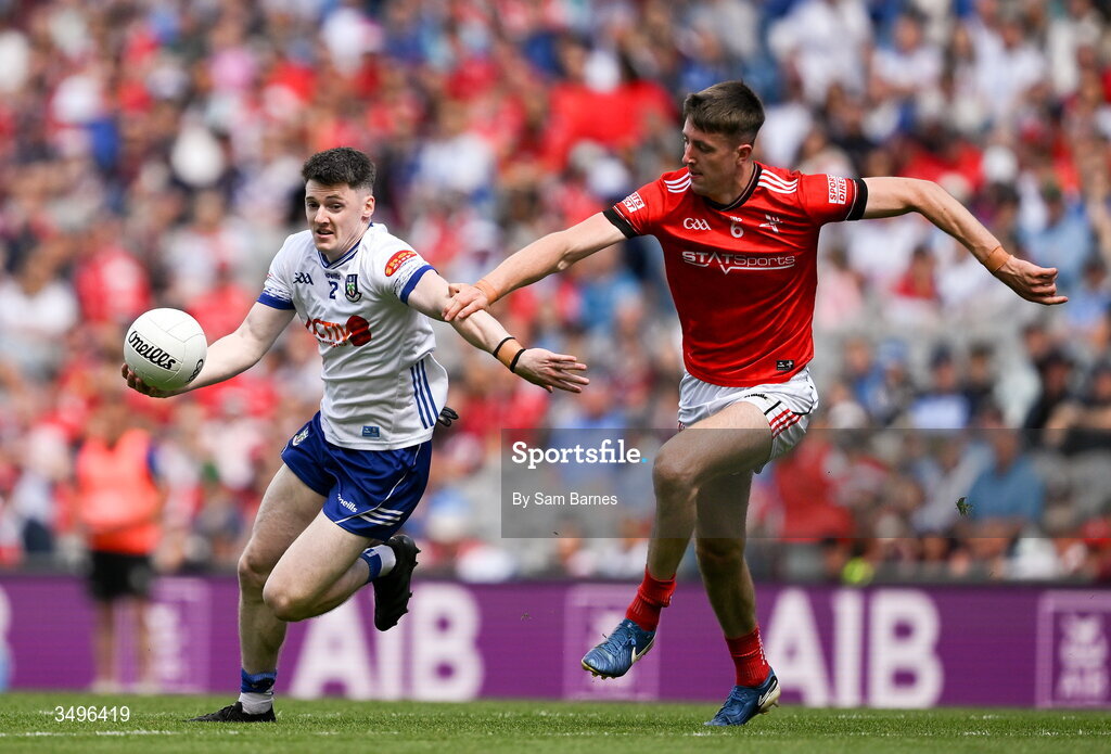 28 June 2026; Stephen O'Hanlon of Monaghan in action against Dara McDonnell of Louth during the GAA Football All-Ireland Senior Championship quarter-final match between Louth and Monaghan at Croke Park in Dublin. Photo by Sam Barnes/Sportsfile