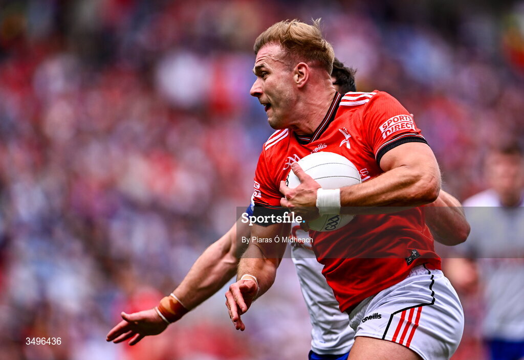 28 June 2026; Conor Grimes of Louth in action against Dessie Ward of Monaghan during the GAA Football All-Ireland Senior Championship quarter-final match between Louth and Monaghan at Croke Park in Dublin. Photo by Piaras Ó Mídheach/Sportsfile