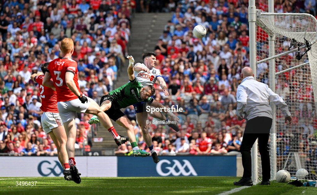 28 June 2026; Stephen O'Hanlon of Monaghan scores his side's second goal despite the efforts of Louth goalkeeper Niall McDonnell during the GAA Football All-Ireland Senior Championship quarter-final match between Louth and Monaghan at Croke Park in Dublin. Photo by Sam Barnes/Sportsfile