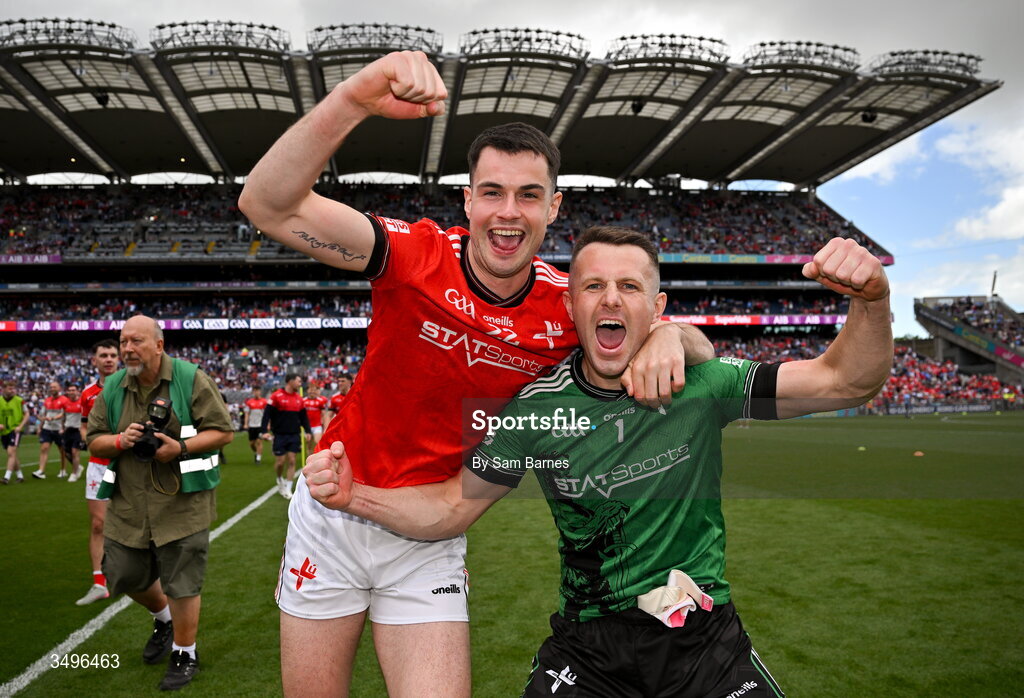 28 June 2026; Conall McCaul of Louth, left, and Louth goalkeeper Niall McDonnell celebrates after his side's victory in the GAA Football All-Ireland Senior Championship quarter-final match between Louth and Monaghan at Croke Park in Dublin. Photo by Sam Barnes/Sportsfile