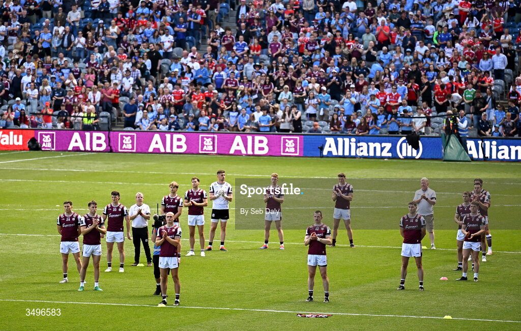 28 June 2026; Galway players during a minutes silence before the GAA Football All-Ireland Senior Championship quarter-final match between Dublin and Galway at Croke Park in Dublin. Photo by Seb Daly/Sportsfile