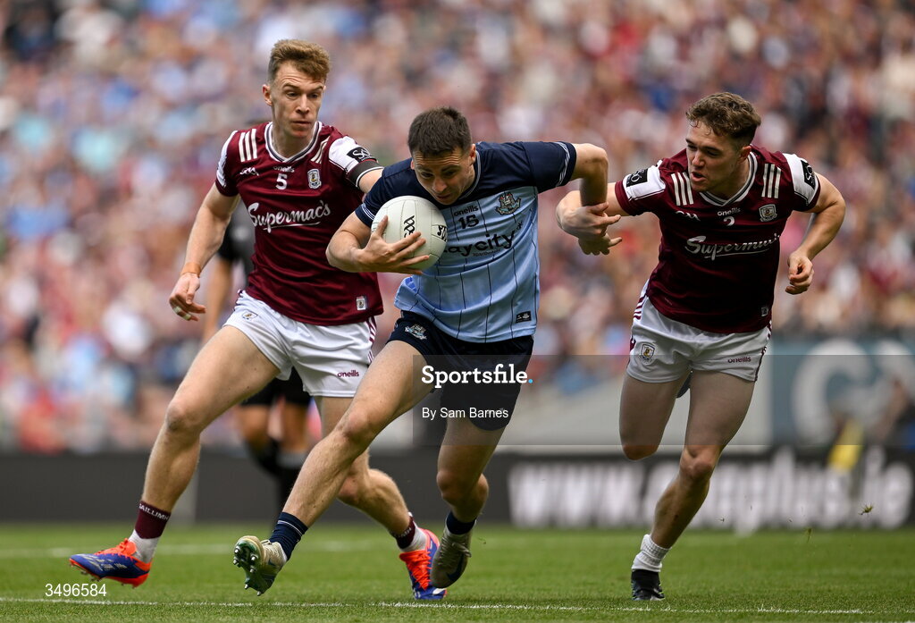 28 June 2026; Cormac Costello of Dublin in action against Dylan McHugh, left, and Jack Glynn of Galway during the GAA Football All-Ireland Senior Championship quarter-final match between Dublin and Galway at Croke Park in Dublin. Photo by Sam Barnes/Sportsfile