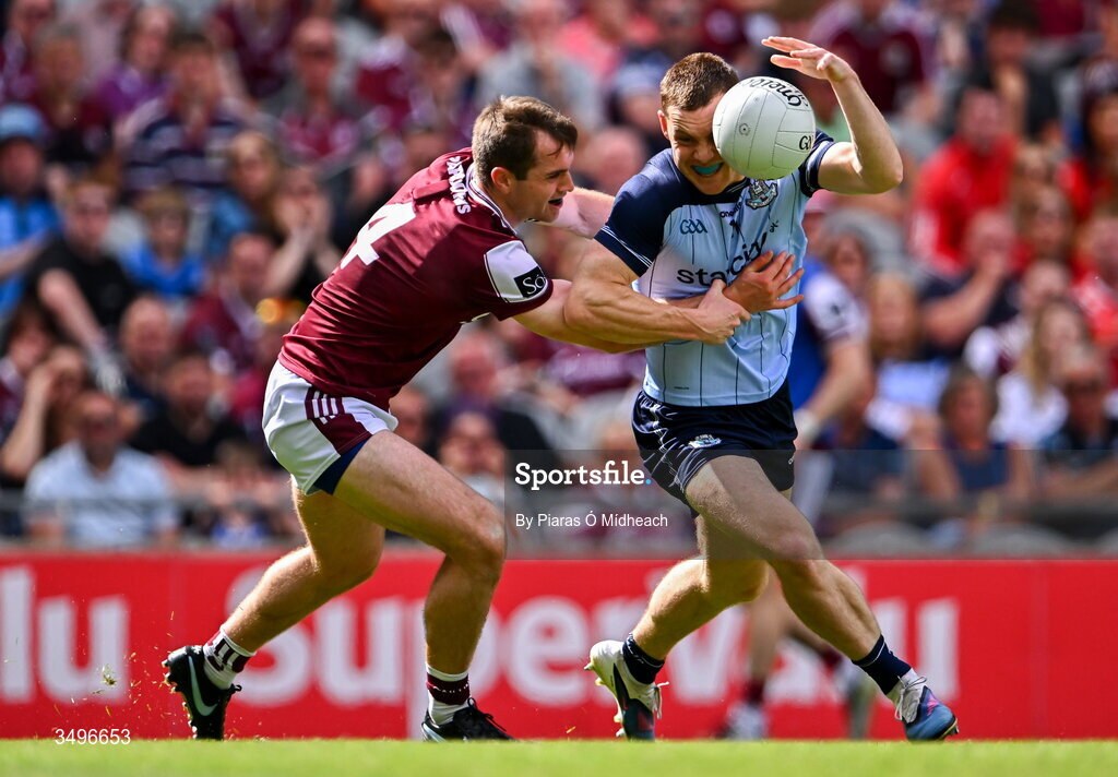 28 June 2026; Con O'Callaghan of Dublin in action against Liam Silke of Galway during the GAA Football All-Ireland Senior Championship quarter-final match between Dublin and Galway at Croke Park in Dublin. Photo by Piaras Ó Mídheach/Sportsfile