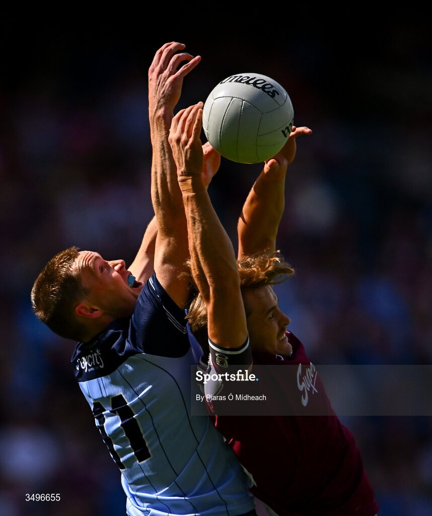 28 June 2026; Con O'Callaghan of Dublin in action against Cian Hernon of Galway during the GAA Football All-Ireland Senior Championship quarter-final match between Dublin and Galway at Croke Park in Dublin. Photo by Piaras Ó Mídheach/Sportsfile