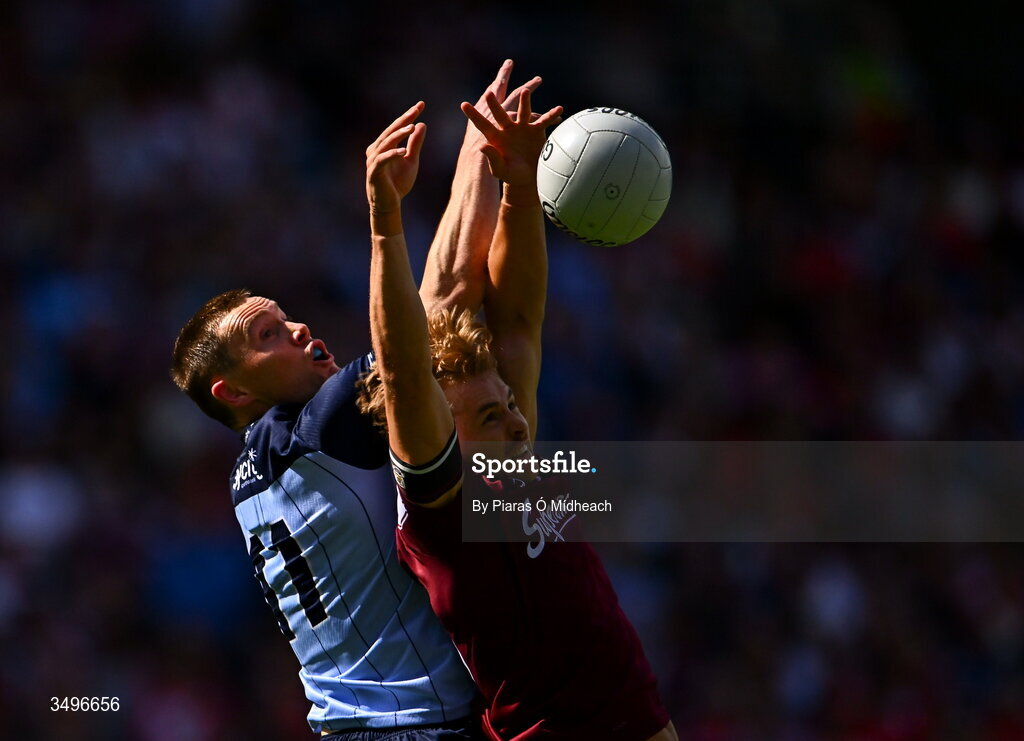 28 June 2026; Con O'Callaghan of Dublin in action against Cian Hernon of Galway during the GAA Football All-Ireland Senior Championship quarter-final match between Dublin and Galway at Croke Park in Dublin. Photo by Piaras Ó Mídheach/Sportsfile